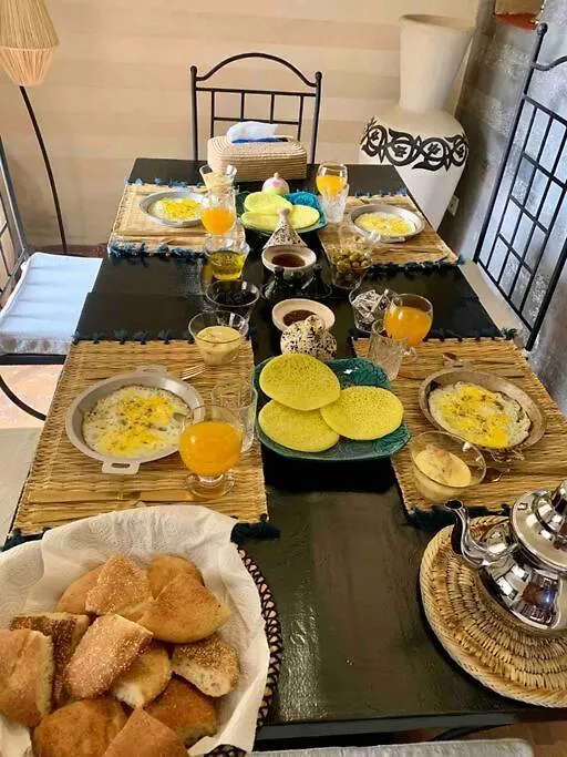 Riad 4 Chambres Avec Piscine Et Petit Dejeuner Marrakesh 0*,
